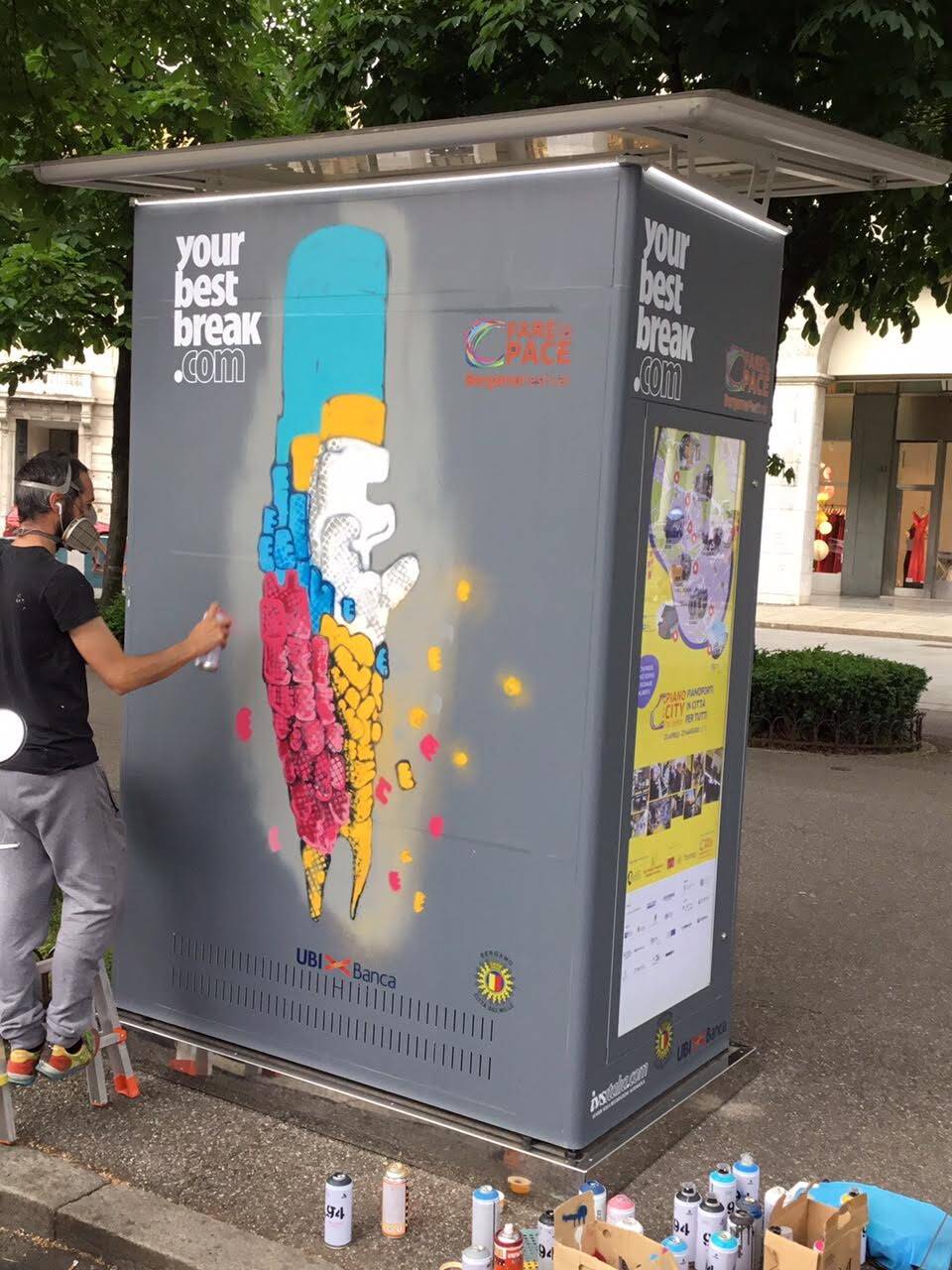 distributore automatico artista di strada